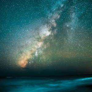 黑人狂艹女生逼
